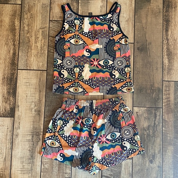 POP Fit Geometric Groovy 2 piece Tank and Shorts Set - Picture 11 of 15
